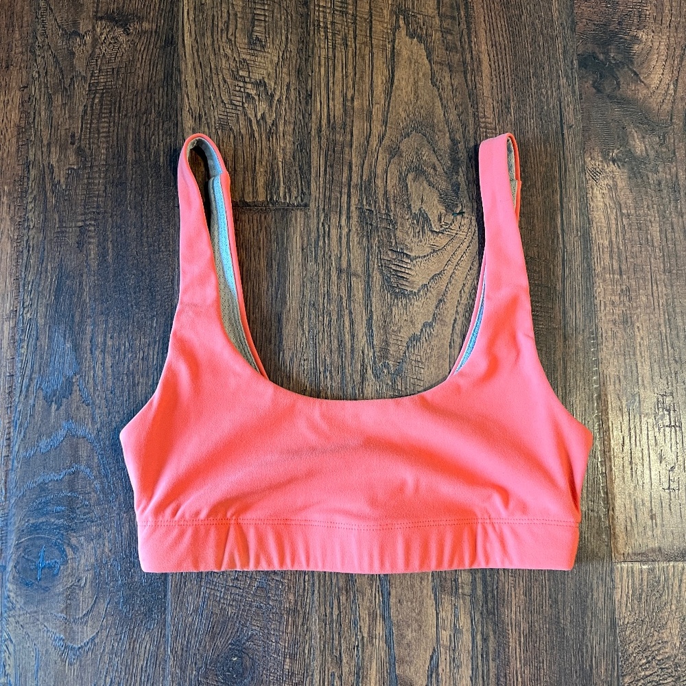 Vuori Daily Bra in Grapefruit XXS
